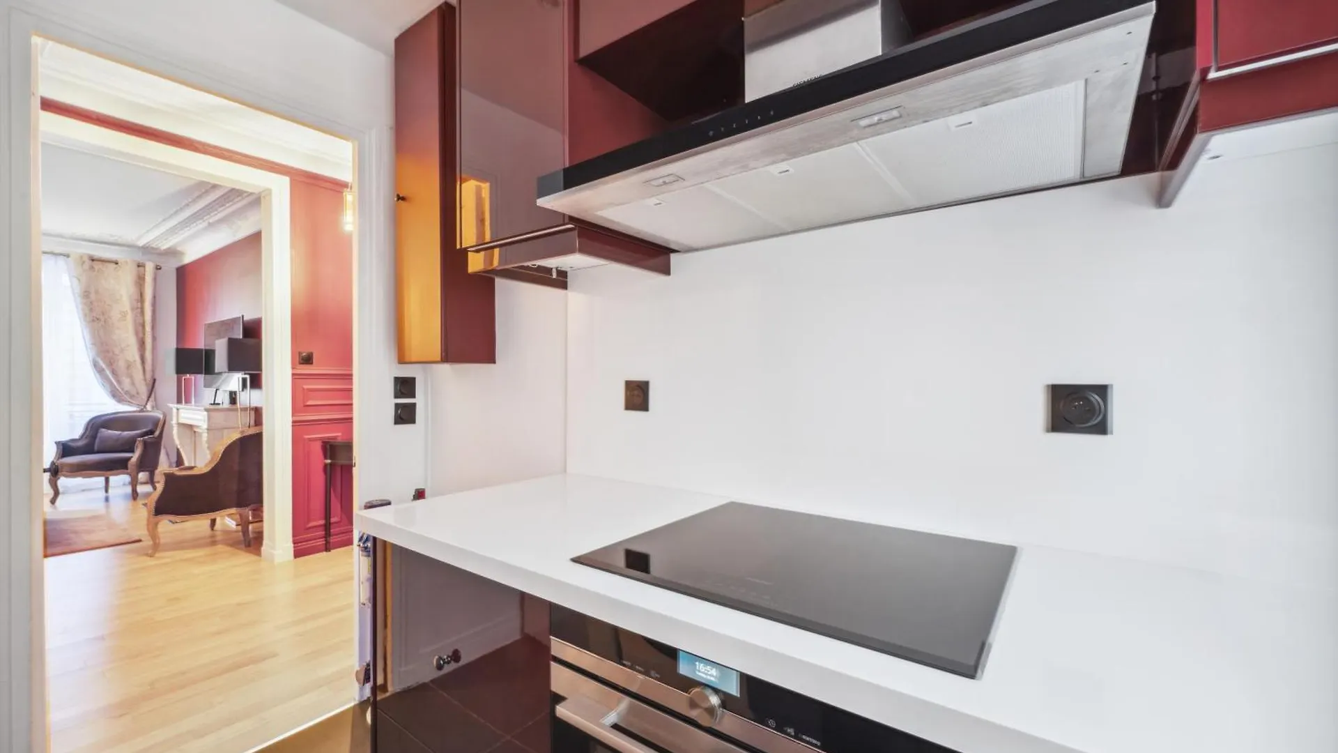 Sejours Parisiens / Le Royal / 4* Appartement Paris