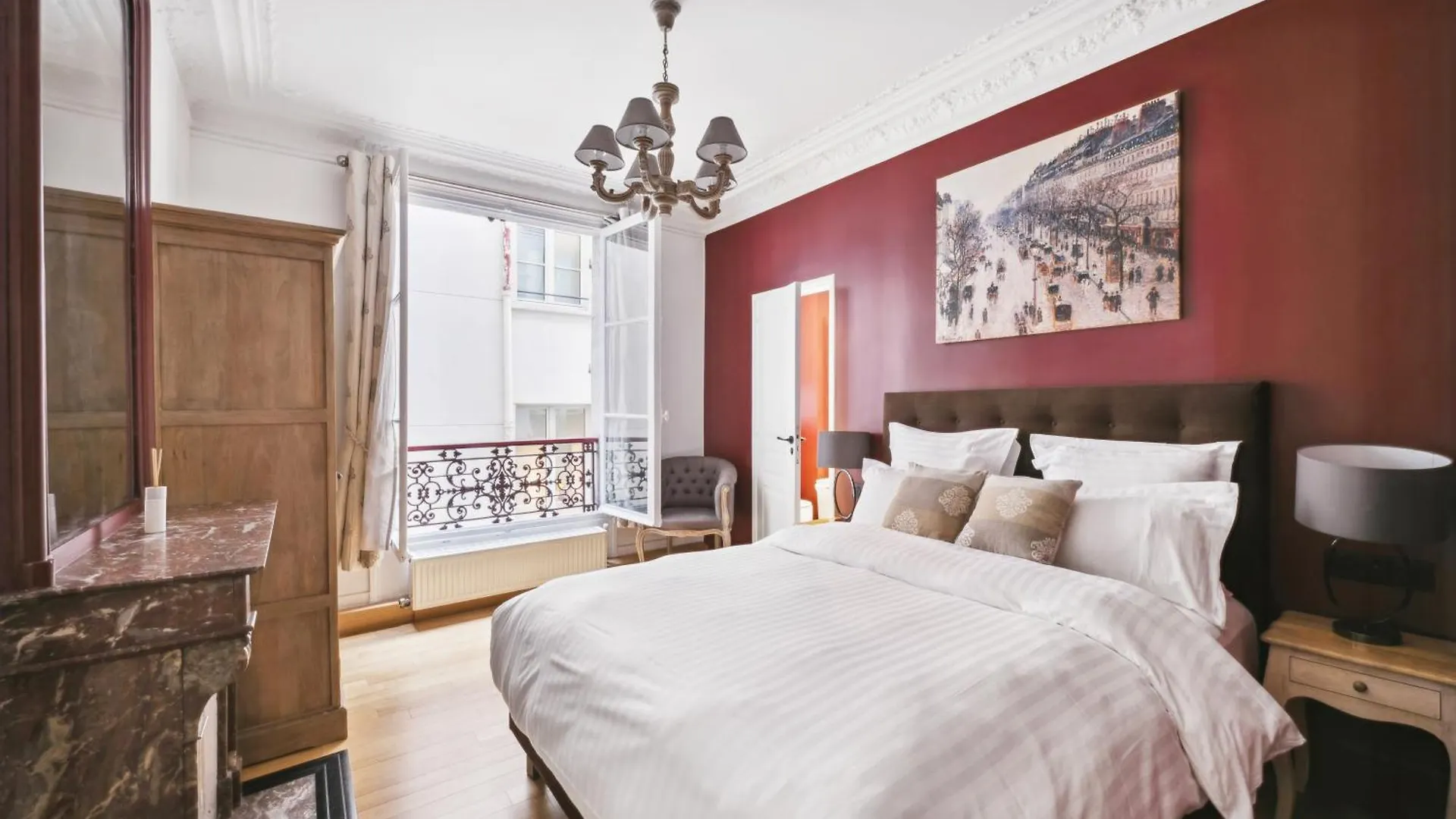 Sejours Parisiens / Le Royal / 4* Apartment